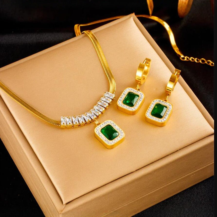 Stylist Frantz – Emerald Royal Glow Necklace & Earring Set (Luxury Zircon Collection)